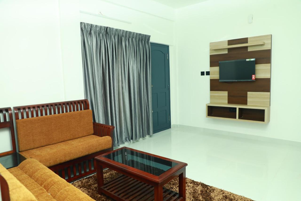 Achoos Residency Hotel Tiruvalla Exterior photo